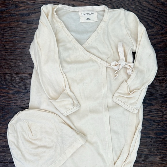 Bacabuche knotted baby gown and hat - Picture 2 of 5